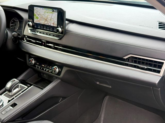 2023 Mitsubishi Outlander - Image 30