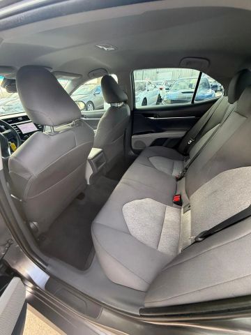 2018 Toyota Camry - Image 18
