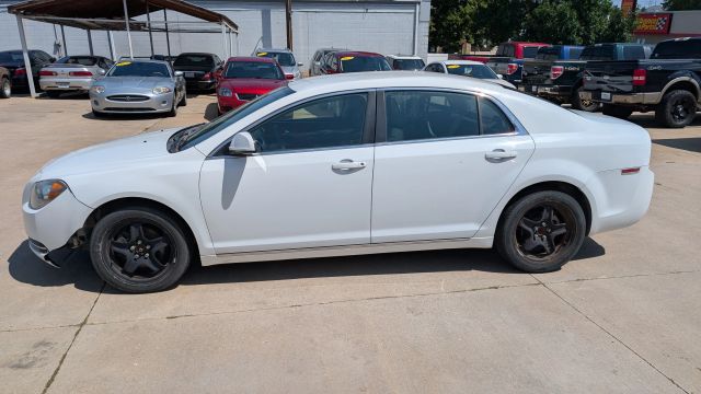 2010 Chevrolet Malibu Lt Sedan 4d - Image 2