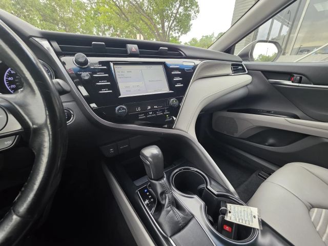 2018 Toyota Camry - Image 18
