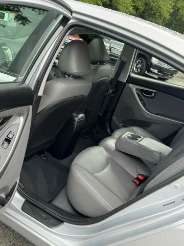 2012 Hyundai Elantra - Image 14