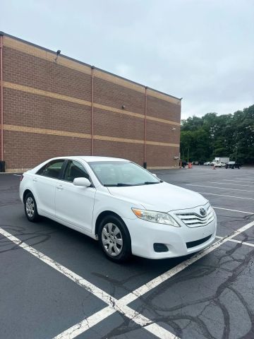 2010 Toyota Camry Le Sedan 4d - Image 3