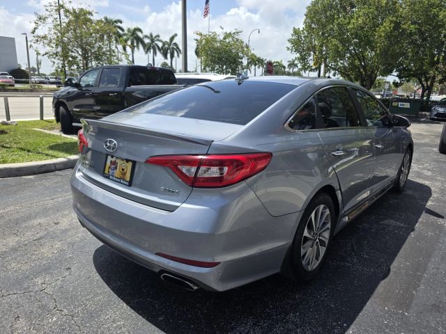 2017 Hyundai Sonata - Image 4
