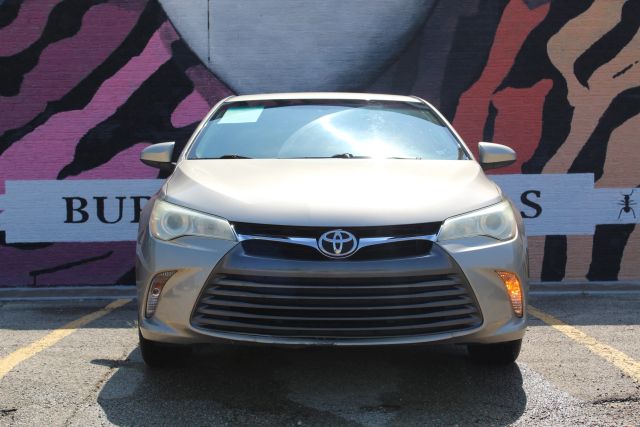 2016 Toyota Camry - Image 16