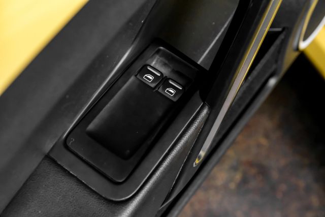 2014 Volkswagen Beetle Tdi Hatchback 2d - Image 36