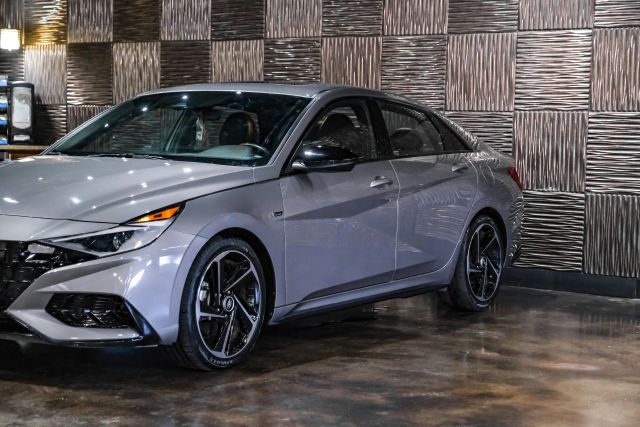 2022 Hyundai Elantra N Line Sedan 4d - Image 9