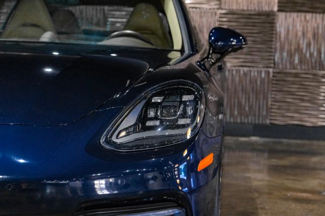 2018 Porsche Panamera 4s Sedan 4d - Image 45