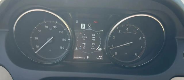 2018 Land Rover Discovery Sport - Image 10
