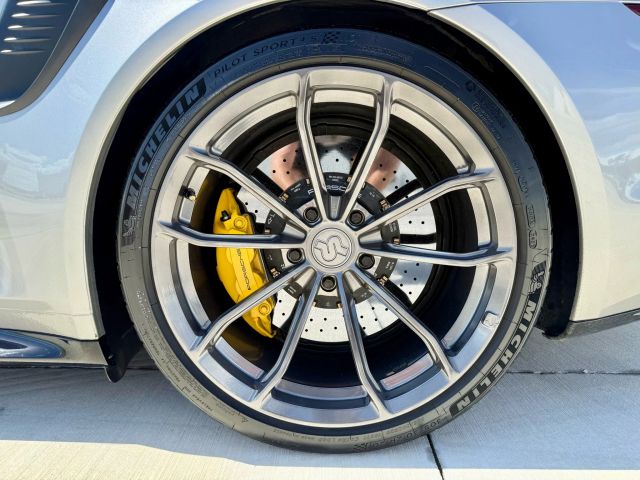 2014 Porsche 911 - Image 37
