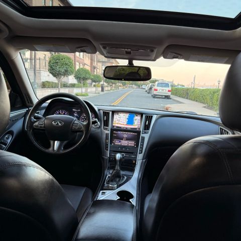 2016 Infiniti Q50 3.0t Premium Sedan 4d - Image 32