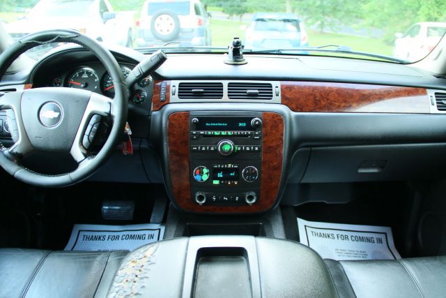 2013 Chevrolet Tahoe - Image 20