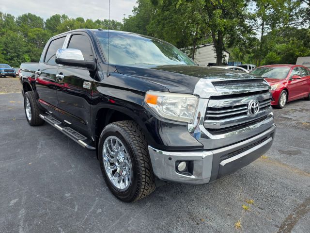 2016 Toyota Tundra Crewmax - Image 3