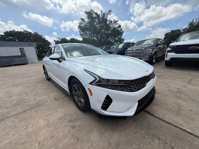 2023 Kia K5 - Image 3