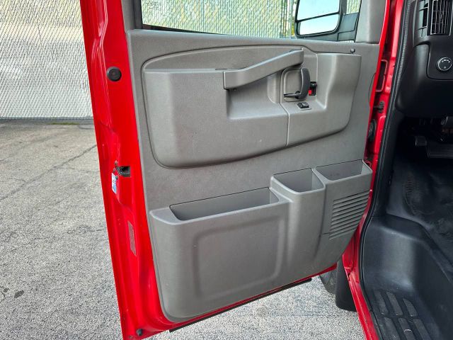 2017 Chevrolet Express 2500 Cargo - Image 10