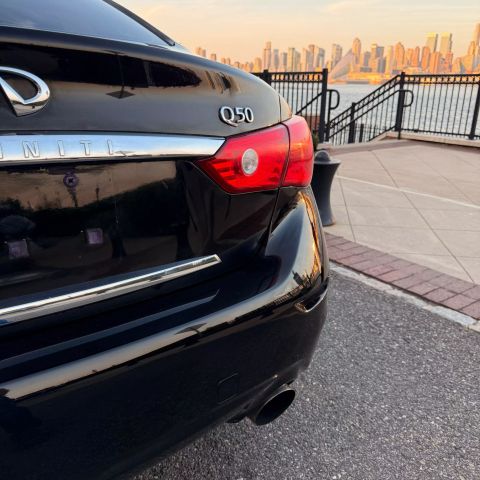 2016 Infiniti Q50 3.0t Premium Sedan 4d - Image 16