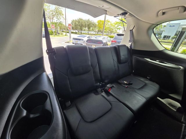 2017 Nissan Armada - Image 14
