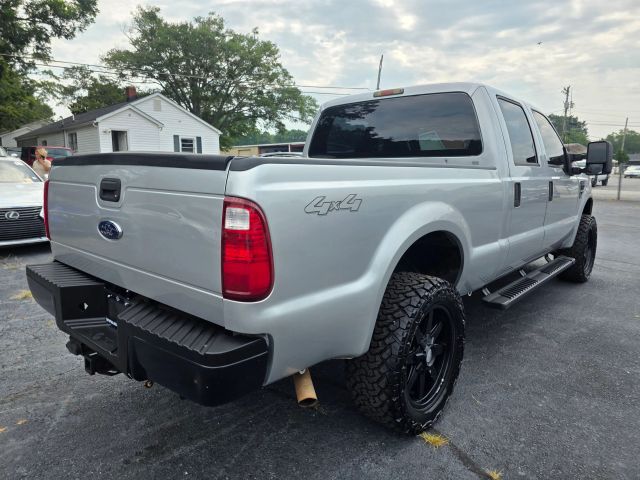 2010 Ford F250 Super Duty Crew Cab - Image 4
