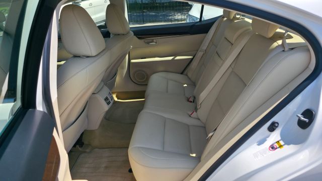 2013 Lexus Es - Image 17