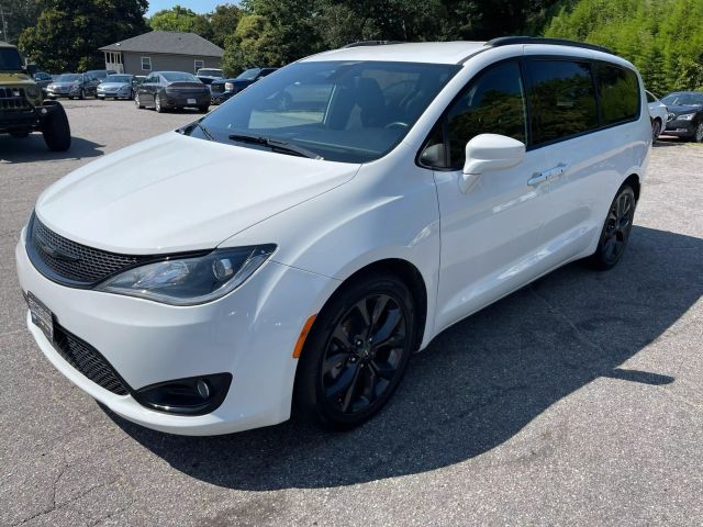 2020 Chrysler Pacifica - Image 1
