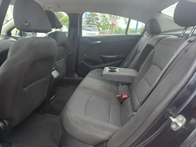 2016 Chevrolet Cruze - Image 12