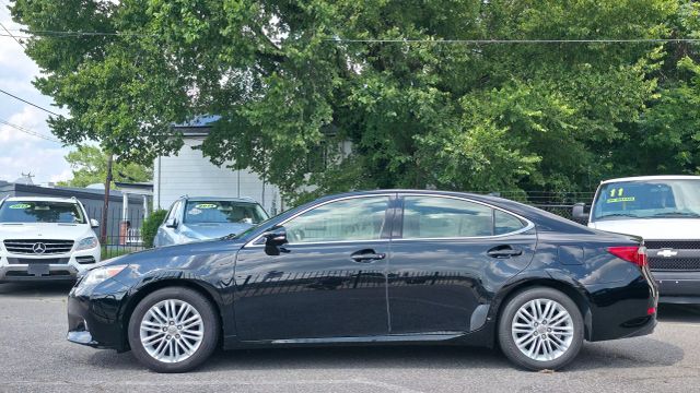 2015 Lexus Es - Image 4