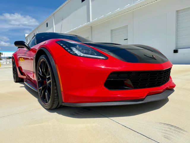 2019 Chevrolet Corvette - Image 2