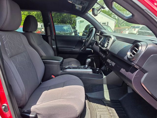 2017 Toyota Tacoma Double Cab - Image 14