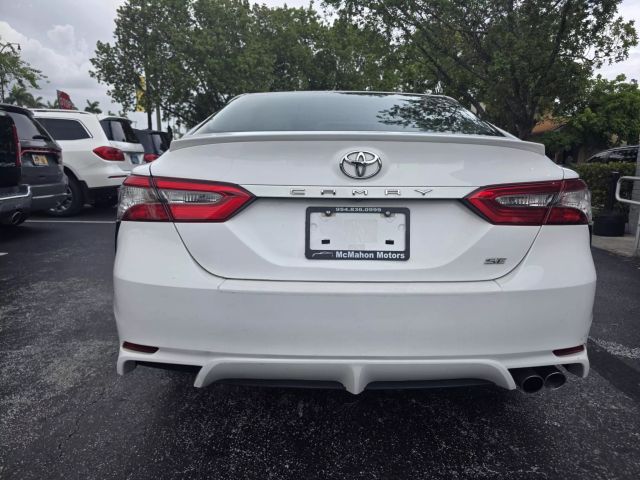 2018 Toyota Camry - Image 6