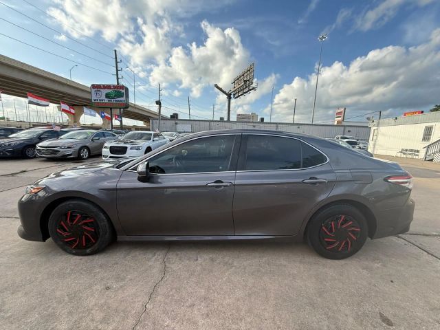 2018 Toyota Camry - Image 12