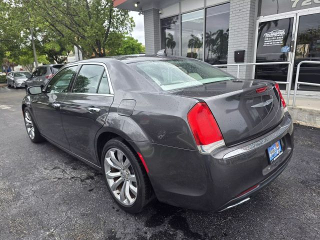 2015 Chrysler 300 - Image 4