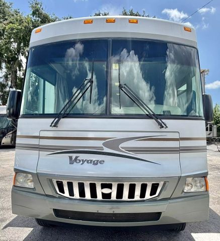 2005 Winnebago Voyage Series - Image 37