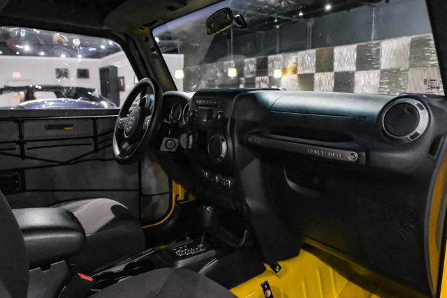 2015 Jeep Wrangler Sport Suv 2d - Image 9
