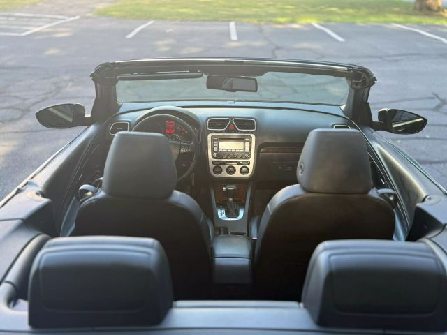 2009 Volkswagen Eos Lux Convertible 2d - Image 15