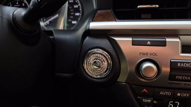 2015 Lexus Es - Image 18
