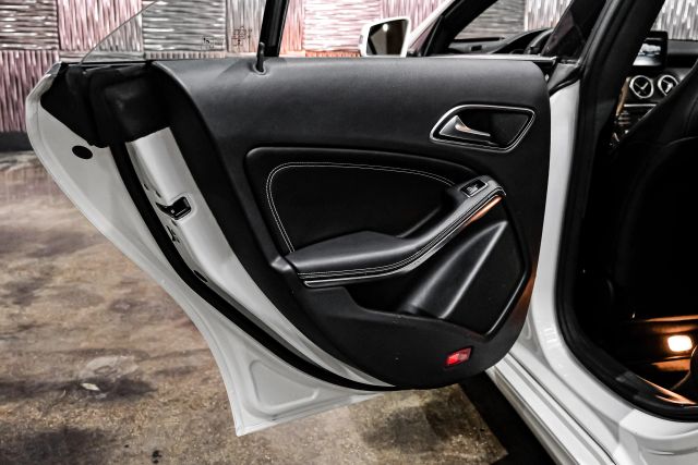 2017 Mercedes-benz Cla Cla 250 4matic Coupe 4d - Image 40