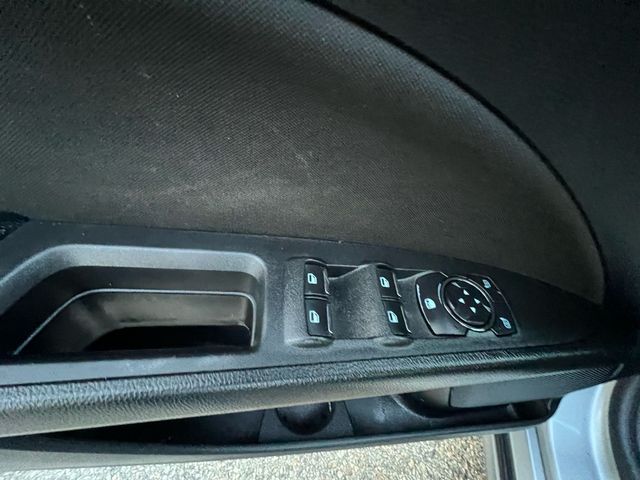 2020 Ford Fusion Se Sedan 4d - Image 20