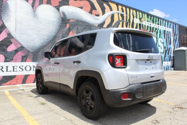 2019 Jeep Renegade - Image 5