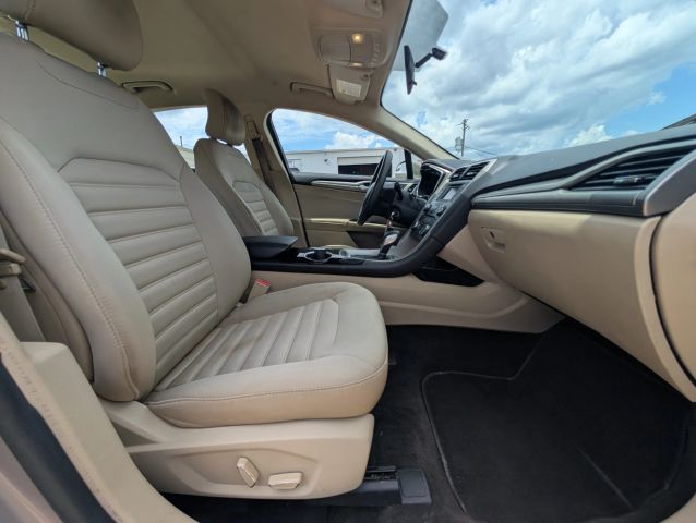 2015 Ford Fusion Se Hybrid Sedan 4d - Image 13