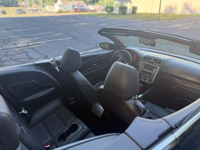 2009 Volkswagen Eos Lux Convertible 2d - Image 17