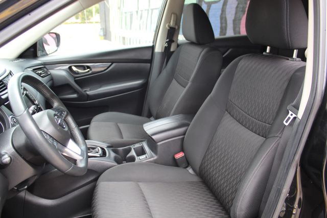 2018 Nissan Rogue - Image 3