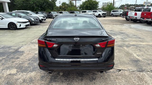 2023 Nissan Altima - Image 26