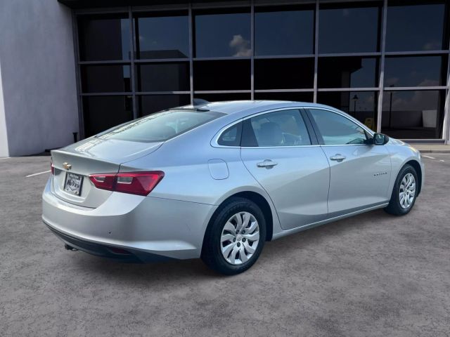 2016 Chevrolet Malibu - Image 5