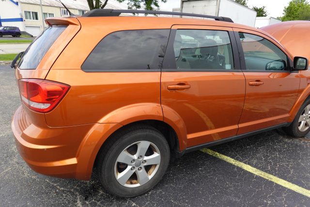 2011 Dodge Journey - Image 3