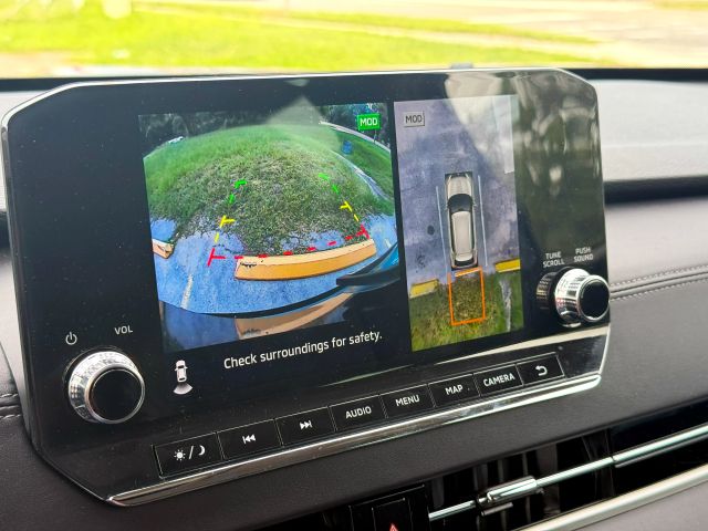 2023 Mitsubishi Outlander - Image 8