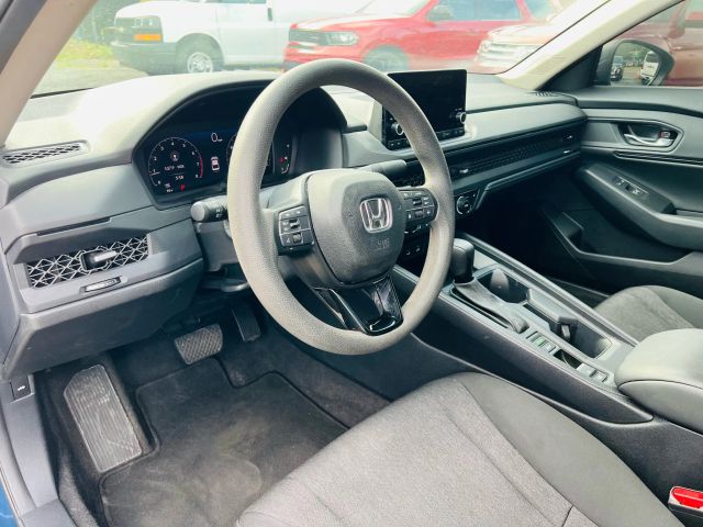 2023 Honda Accord - Image 18