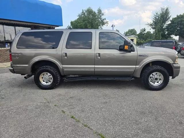 2005 Ford Excursion - Image 3