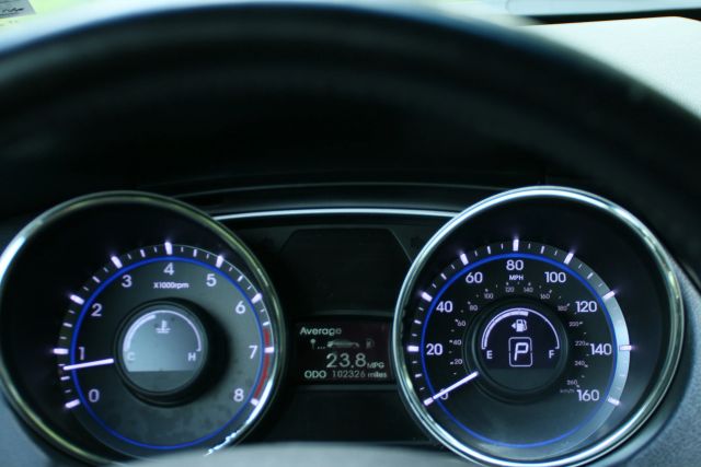 2013 Hyundai Sonata - Image 42
