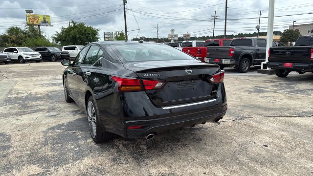 2023 Nissan Altima - Image 27