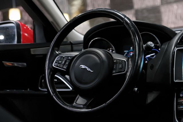 2017 Jaguar Xe Xe 20d Prestige Sedan 4d - Image 15