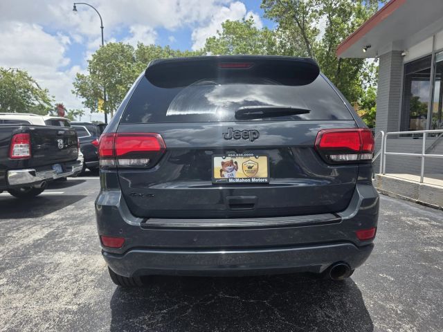 2017 Jeep Grand Cherokee - Image 6